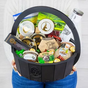 Подарочная корзина для мужчины с деликатесами, брезаолой, прошутто, колбасой из страуса и медвежатины - №846