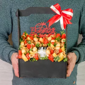 Подарочный черный ящик с сырами, медом и грецкими орехами - №1385