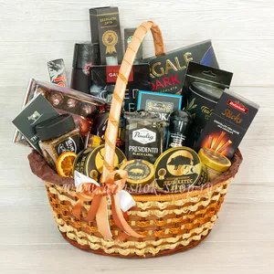 Большая корзина с шоколадом Bucheron, Toblerone, конфетами Ferrero Rocher Rondnoir, Pergale Vodka, премиальными колбасами из мяса куропатки, кабана и оленя - №1481
