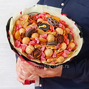 Сладкий букет из папайи, кураги, вяленой груши, инжира, меда, орехов и пастилы в подарок для женщин - №1783