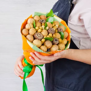 Ореховый подарочный букет с арахисом, грецкими орехами и пастилой рахат лукум для женщин - №1856
