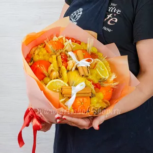 Яркий подарочный букет с мандаринами, лимоном, кумкватом, инжиром и ананасом для женщин - №1866