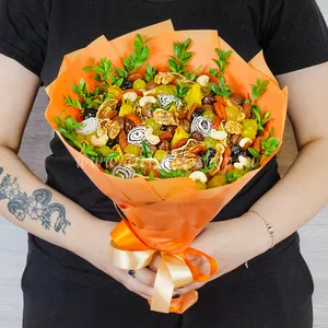 Сладкий подарочный букет из кураги, кумквата, инжира, чернослива, фиников, рахат лукума и орехов - №1938