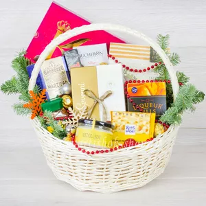 Новогодняя подарочная корзина с кофе, чаем, шоколадом Bucheron, Ritter Sport, Toblerone, конфетами Коркунов, Mark Sevouni Avantgarde, Grondard, Ferrero Roshe - №1960