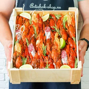 Мужской подарочный набор с раками, колбасой и сырами - №134