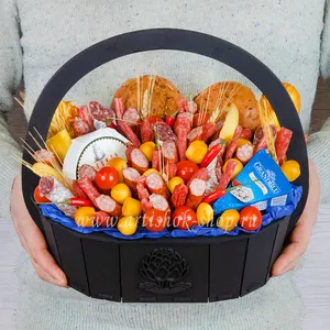 Сырно-колбасная корзина с сыром камамбер, охотничьими колбасами, пиколини и пивчиками - №2158